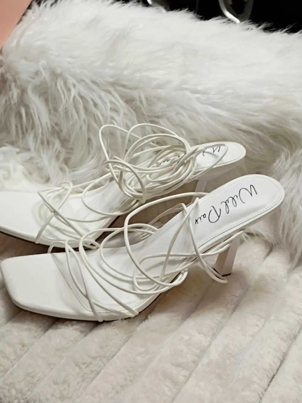 New Wild Pair Eross White Heeled Lace Up Strappy High Heel Sandals 10.5